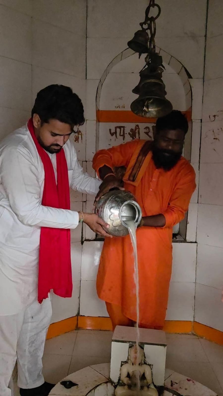 लोधी बाबा जी का आशीर्वाद 🙏🚩 बाबा जी का स्नेह ❤️🙏 प्रेम, आशीर्वाद और विश्वास 🙏 बाबा जी का आशीर्वाद, मेरी ताकत 🚩 हर हर महादेव! 🔱