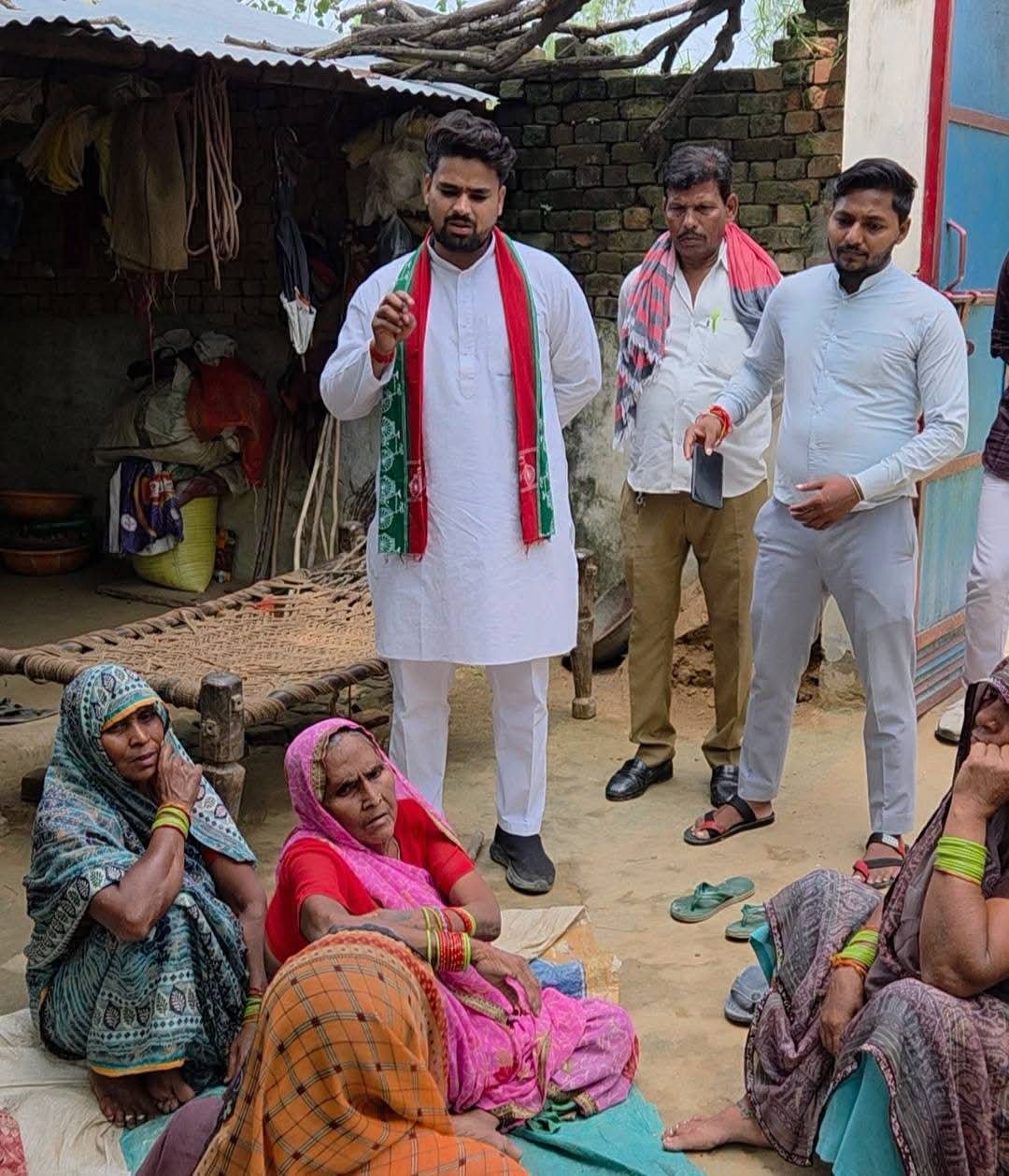 बसई गांव में सर्पदंश से 27 वर्षीय रजनी देवी का दुखद निधन, गगन लोधी ने शोकाकुल परिवार से मिलकर जताई संवेदना