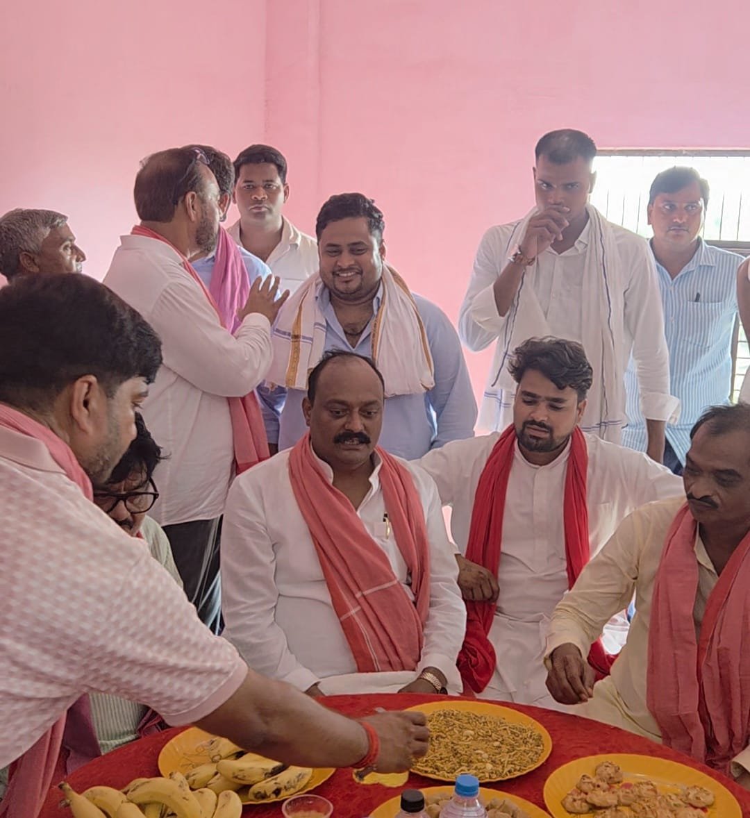 मैनपुरी में सांसद देवेश शाक्य जी से आत्मीय मुलाकात | अतरौली के युवाओं और संगठन पर चर्चा